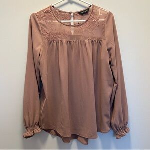 Brody Myles blouse with top lace and flowy fit